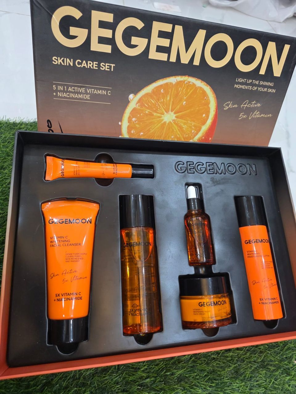 Niacinamide & Vitamin  C Serum + Cleanser + Tooner + Day Night Creme + Lotion + Dark Circles Cream Gift Box Set 6 Pcs GegeMoon