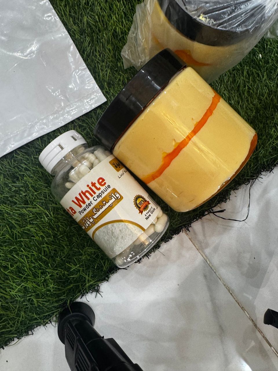 Honey Butter Zafarani Cream jar + Gluta White Capsule bottle Free