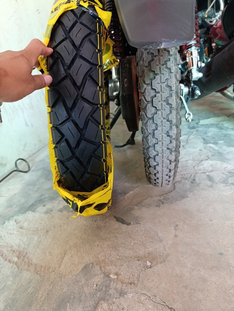 Darson 100/90-18 Tubeless Tyre | Strong Grip,