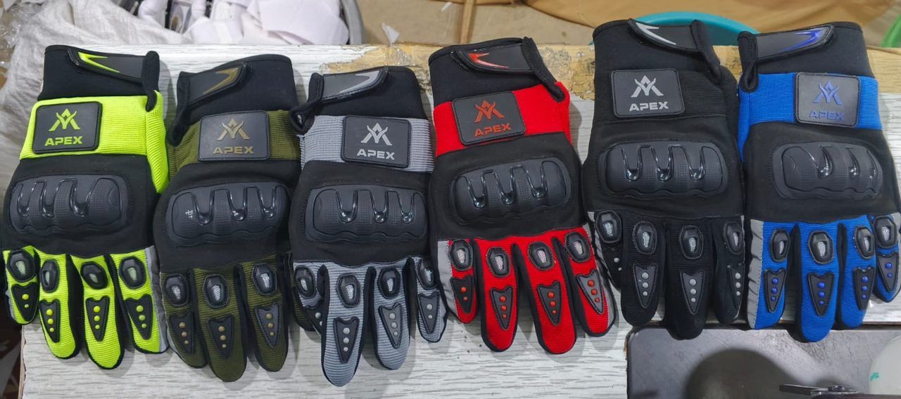 Riding Gloves For Bikers | Safety Bhi Style Bhi